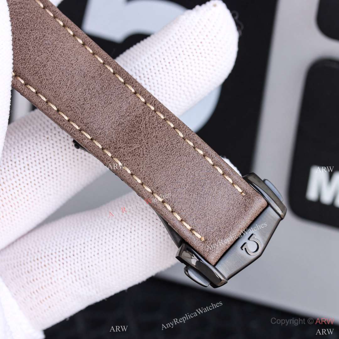 Omega Speedmaster Dark Side Of The Moon Watches 9300 Movement (9)